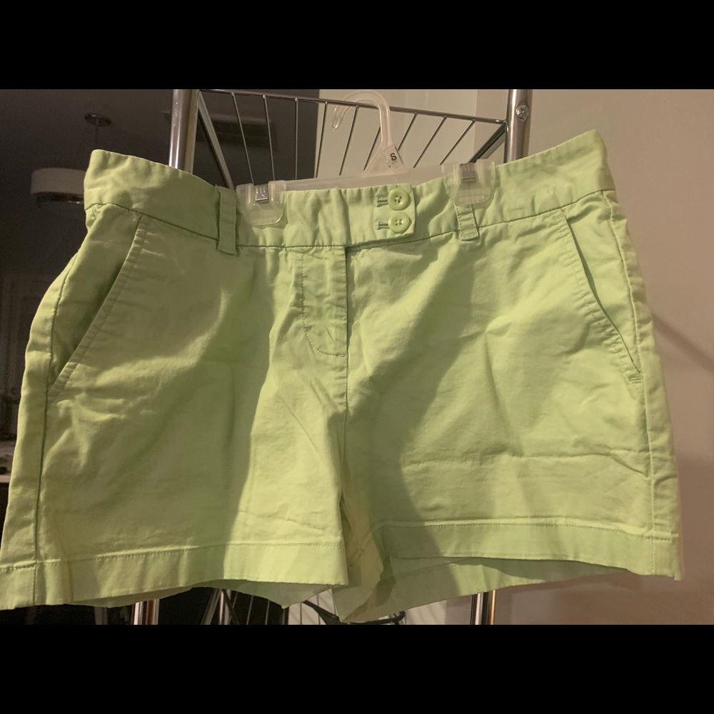 Vineyard Vines Shorts Sz 4